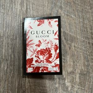 😍 5 for $25 Sample Sale - Gucci Bloom